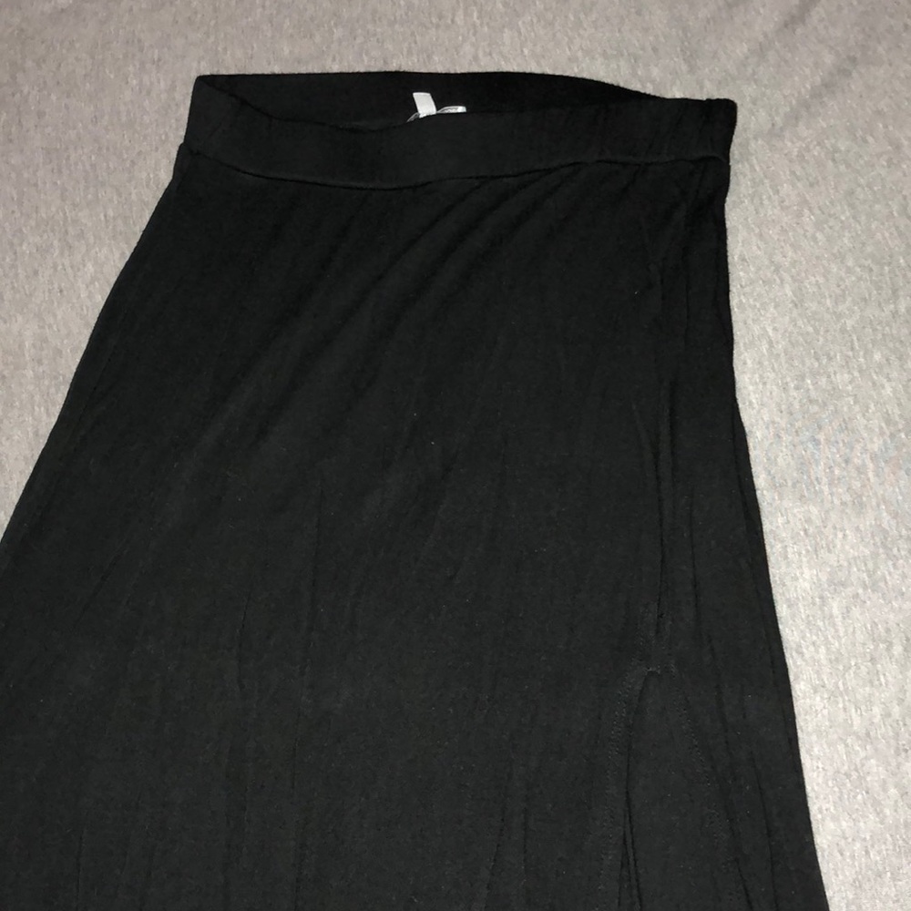 Maxi skirt 1 slit